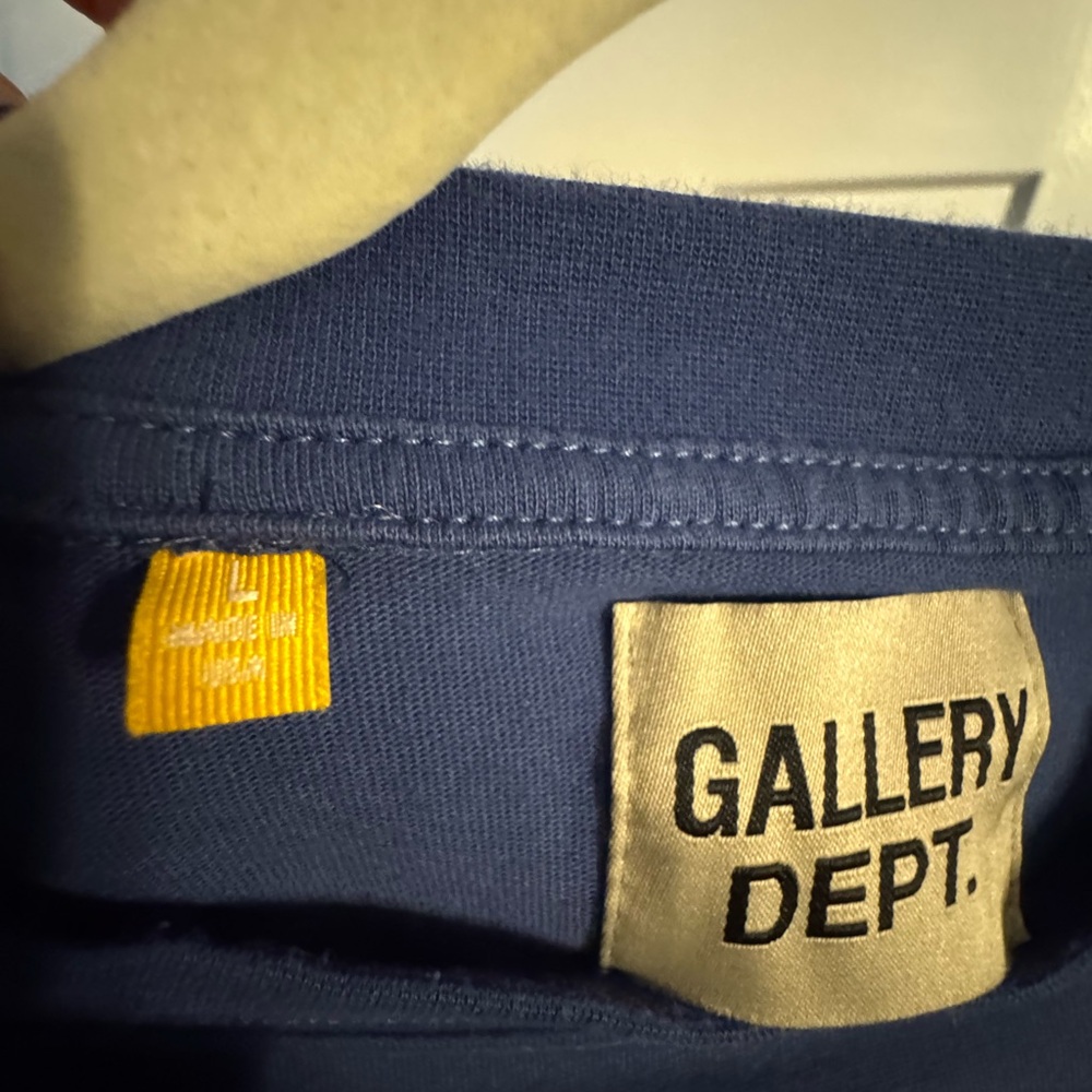 Gallery Dept Size Large — Authentic w/ The RealReal Tag - Picture 6 of 6